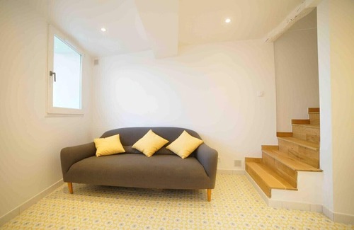 Saint-Jeannet Bed & Breakfast | The Frogs House
