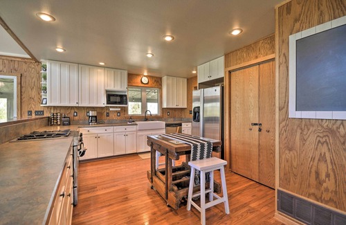 Red Lodge House | ‘The Front Porch’ 20-Acre Country Home w/Mtn View