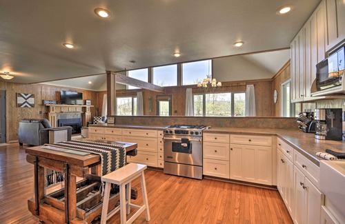 Red Lodge House | ‘The Front Porch’ 20-Acre Country Home w/Mtn View