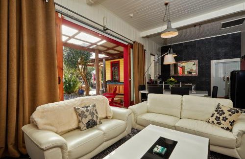 Hapuku Apartment | The Full Factory Experience Kaikoura