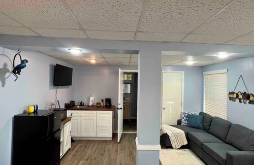 Grand Rivers Apartment | The Funky Little Shack at Grand Rivers - Pet friendly! Wi-fi, smart TV!