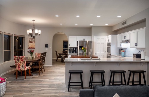Pinnacle Peak House | The Funky Saguaro, 5 BR, pool/hottub, dog friendly