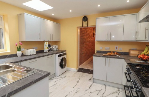 Barrow-in-Furness Cottage | THE FURNESS HAVEN, pet friendly, with hot tub in Barrow-In-Furness