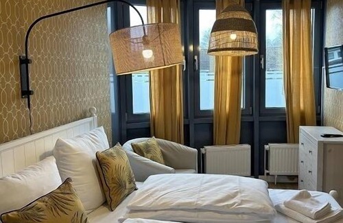 Hamburg-Barmbek Apartment | The furnished 3-room-apartment is approx. 45 m2 big, is located on the 2nd floor of our apartment house Saseler Chaussee and is suitable for max. 4 people.