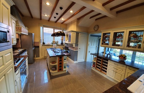 Troon House | The Gables @ South Beach (Sea view)