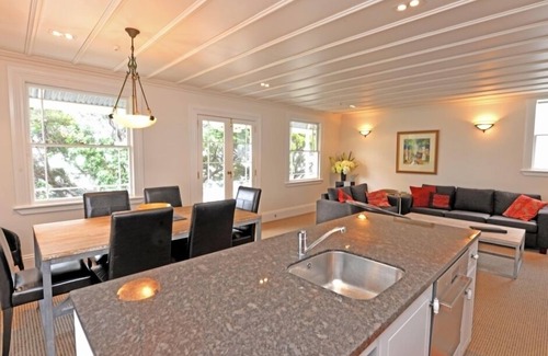 Russell Apartment | The Gables - Stunning Waterfront Apartment