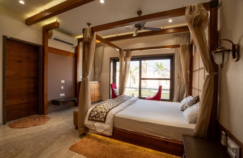 Dhari Hotel | The Gaj kesri Gir - Best Wildlife Resort in Gir