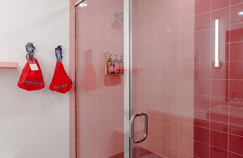 East Hill Hotel | The Gallatin 311, Colorful Boutique Hotel