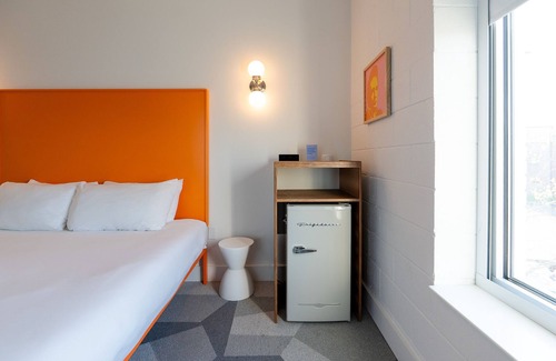 East Hill Hotel | The Gallatin 320, Colorful Boutique Hotel!