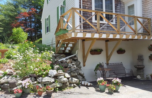 Damariscotta Apartment | The Gallery Apartment in Damariscotta, Maine, for stays of 3 or more nights