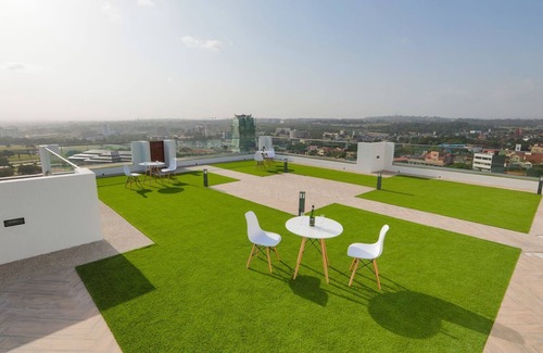 East Legon Apartment | The Gallery Luxury Suite 16