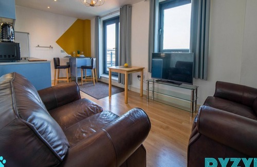 Atlantic Wharf Apartment | The Galley - Balcony - Parking - Cityscape Views