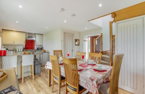 Llancarfan House | The Gallops