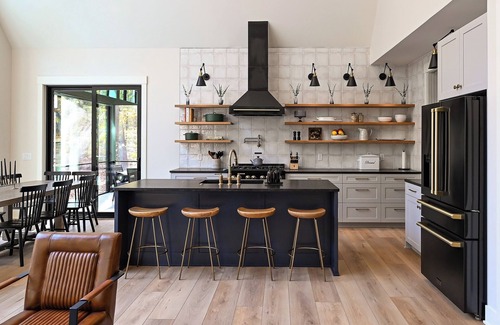 Saugatuck House | The Gambrel : Sauna : Hot Tub : Firepit : Game Room : Pets Welcome