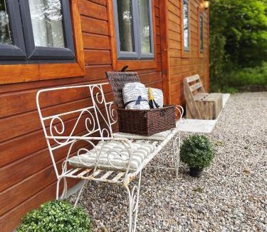 Carrigkerry House | The Gamekeepers Cabin at Glenastar Lodge NewcastleWest Limerick V42NY39