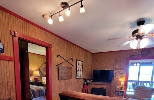 Sparta Cabin | "The Gameroom" 2 Bedroom 2 Bath Hillside Cabin with View