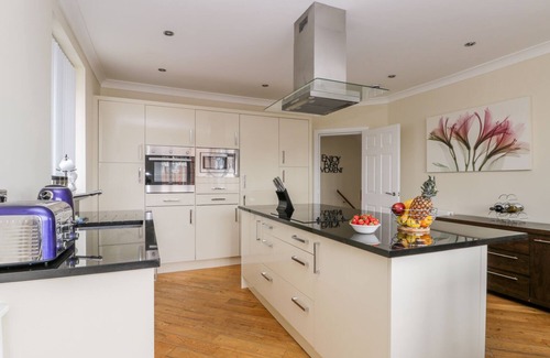 Bridlington Old Town Cottage | THE GANSEY GIRL, family friendly in Bridlington