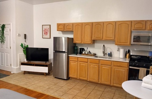 Washington Square West Apartment | The Garden - 2 bedsnNice for families or friends at center city