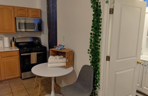 Washington Square West Apartment | The Garden - 2 bedsnNice for families or friends at center city