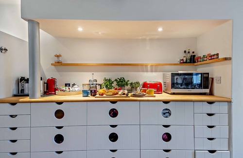 Wymondham House | The Garden Cottage - Six Bedroom House, Sleeps 12