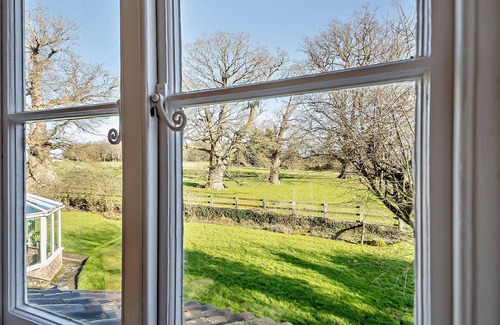 Wymondham House | The Garden Cottage - Six Bedroom House, Sleeps 12