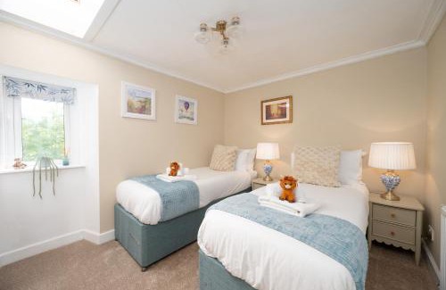 Portsoy Villa | The Garden Cottage with Hot Tub