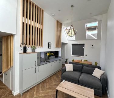 Ravensbury House | The garden house - the tiny house experience