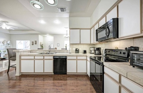 Lakeway House | The Garden House-Vacation~Retreat~Relaxation.