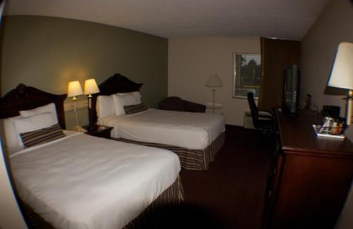 Elkhart Hotel | The Garden Inn