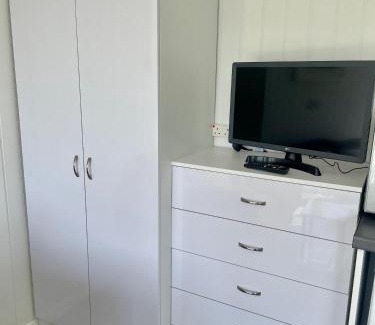 Saint Ann's Chapel Apartment | The Garden Room - A cosy country stay in Cornwall