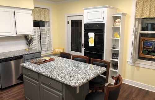 Hamilton Bed & Breakfast | The Garden Room at Shoal Creek B&B
