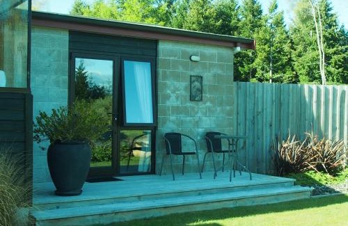Te Anau Bed & Breakfast | The Garden Room at Te Anau Country Accommodation