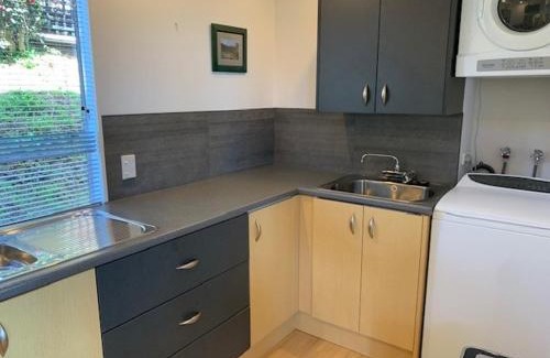 Oneroa Apartment | The Garden Room by Waiheke Pure