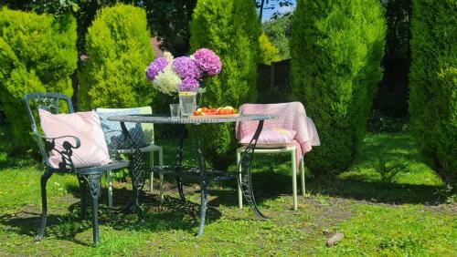 Cannock Apartment | The Garden Room