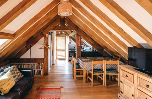 Eaton Mascott Cottage | THE GARDEN ROOM ,RYTON GRANGE - sleeps 2 guests in 1 bedroom