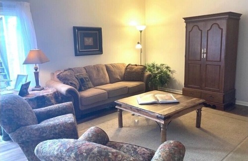 Bucyrus Condo | The Garden Suite