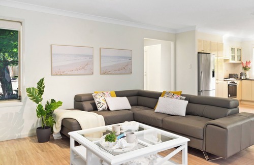 Wollongong West House | The Garden Townhome - heart of Wollongong