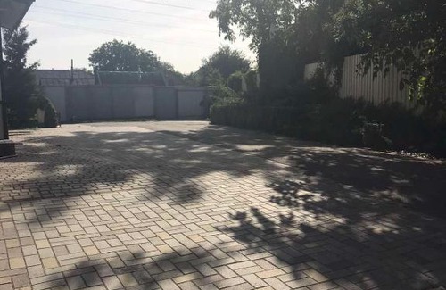 Poltava Oblast Villa | The Garden