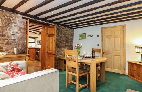 Hutton Cottage | THE GARDENER'S BOTHY, pet friendly, with hot tub in Pooley Bridge