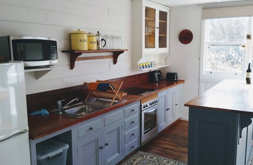 Branxholm Apartment | The Gardener's Cottage on Warrentinna