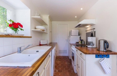 Tracy-sur-Mer House | The gardener's house