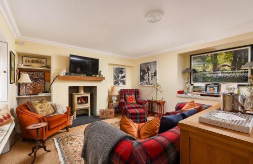 Perth House | The Gardeners Cottage