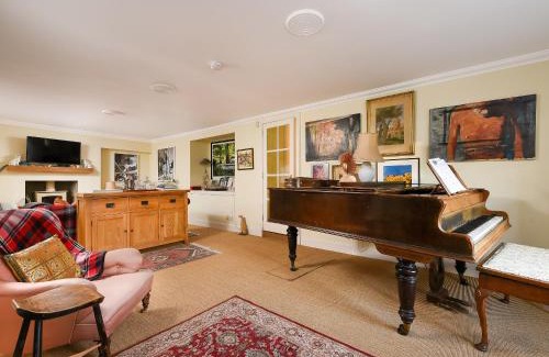 Perth House | The Gardeners Cottage