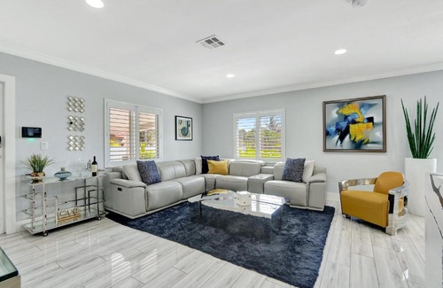 Miami Gardens House | The Gardens - Luxe, Pool, Mins to Hard Rock Stadium