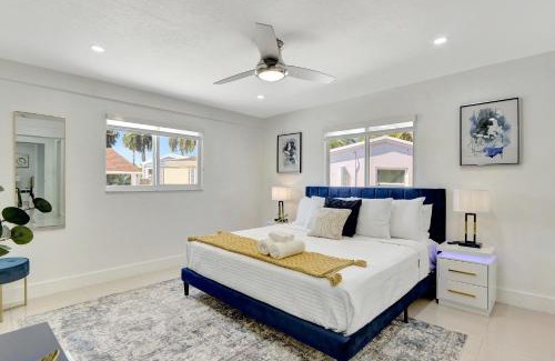 Miami Gardens House | The Gardens - Luxe, Pool, Mins to Hard Rock Stadium
