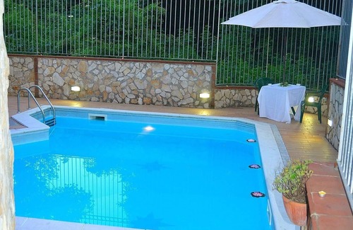 Naples House | the gardens of capodimonte 2 with swimming pool and wi-fi