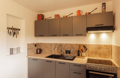 Floressas Apartment | The Gardens of Light B&B