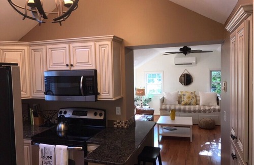 Clinton Cottage | The gardners Cottage 1 mile from long Island Sound - pet friendly