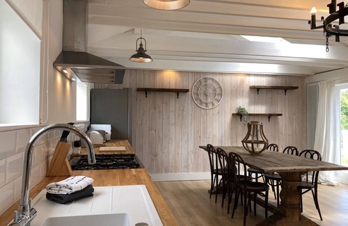 Freshwater Bay Apartment | The Gate