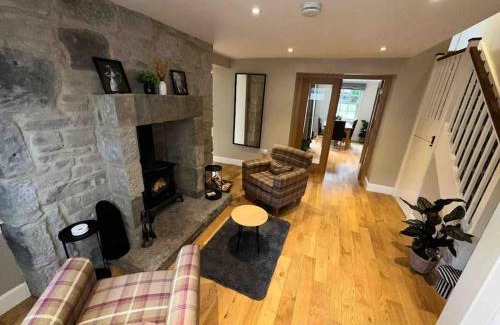 Kirknewton Villa | The Gate House - 3 Bed & Parking